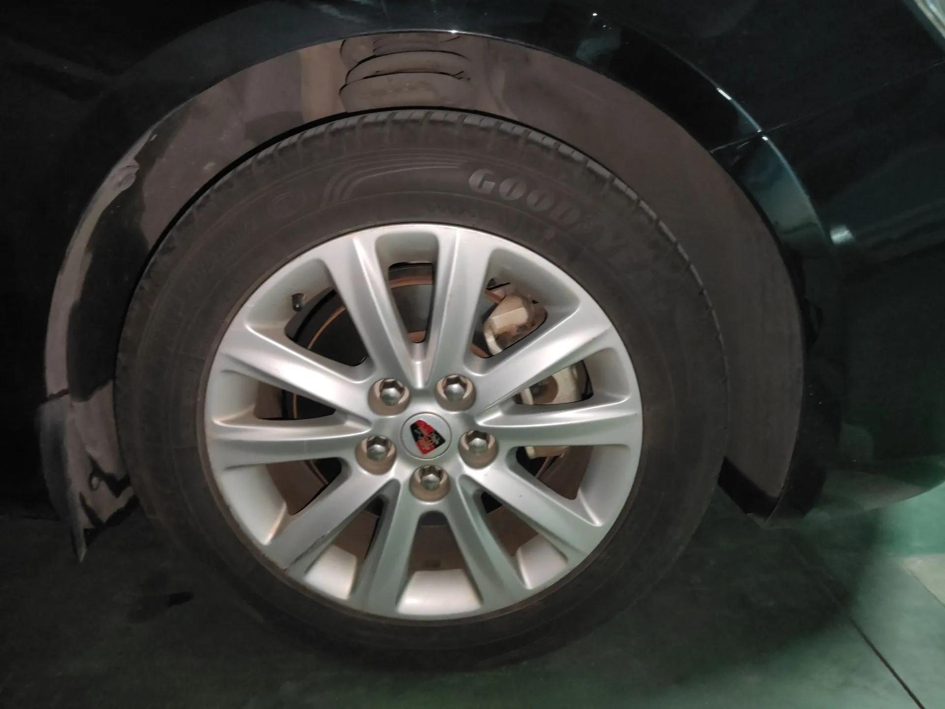 Roewe 950 2012 2.0L Comfort Edition — миниатюра 8