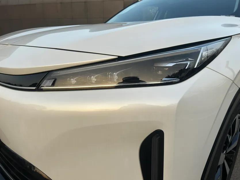 Roewe D5X DMH 2024 135 Flagship Edition — миниатюра 2