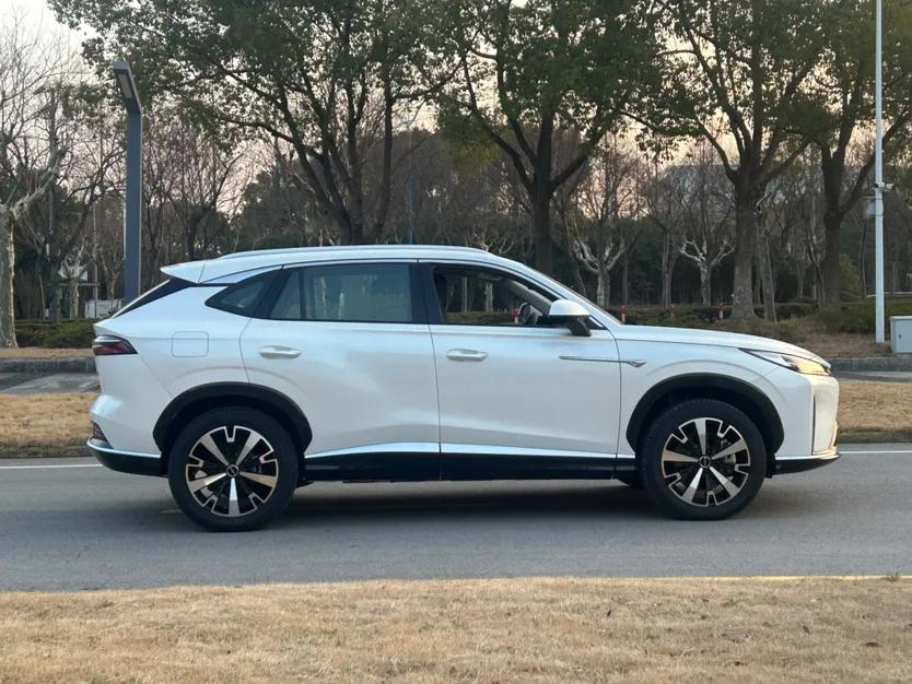 Roewe D5X DMH 2024 135 Flagship Edition — миниатюра 13