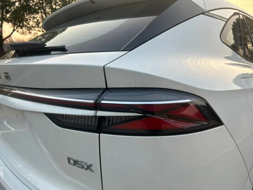 Roewe D5X DMH 2024 135 Flagship Edition — миниатюра 3