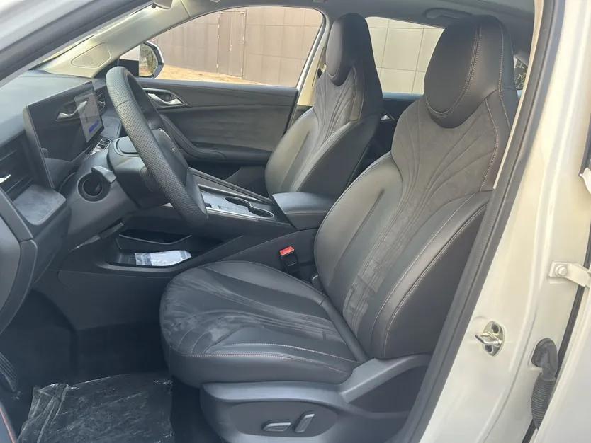 Roewe D5X DMH 2024 135 Flagship Edition — миниатюра 21