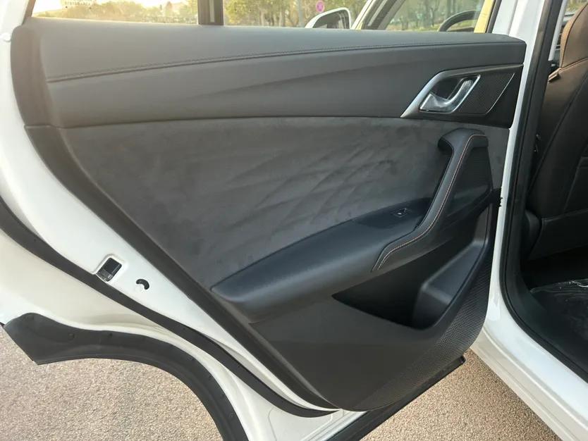 Roewe D5X DMH 2024 135 Flagship Edition — миниатюра 24