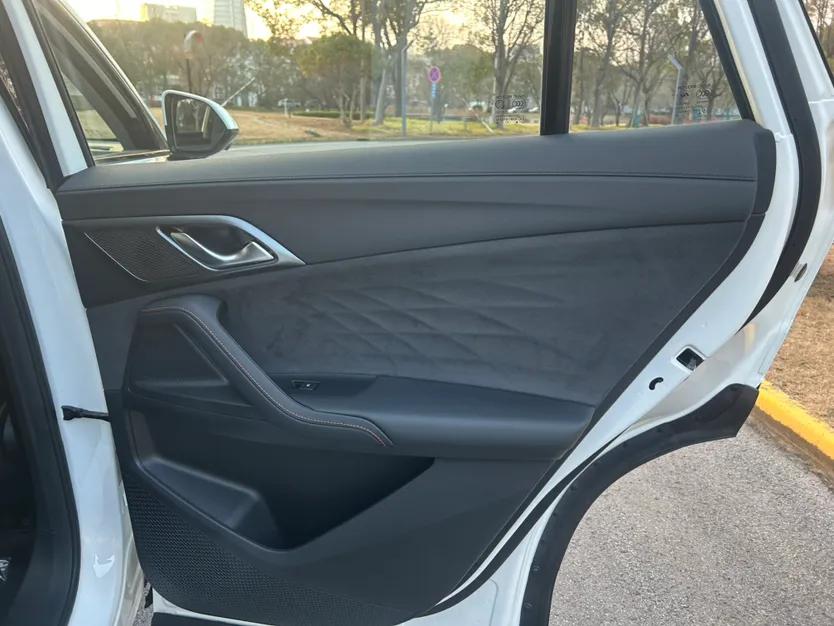 Roewe D5X DMH 2024 135 Flagship Edition — миниатюра 33