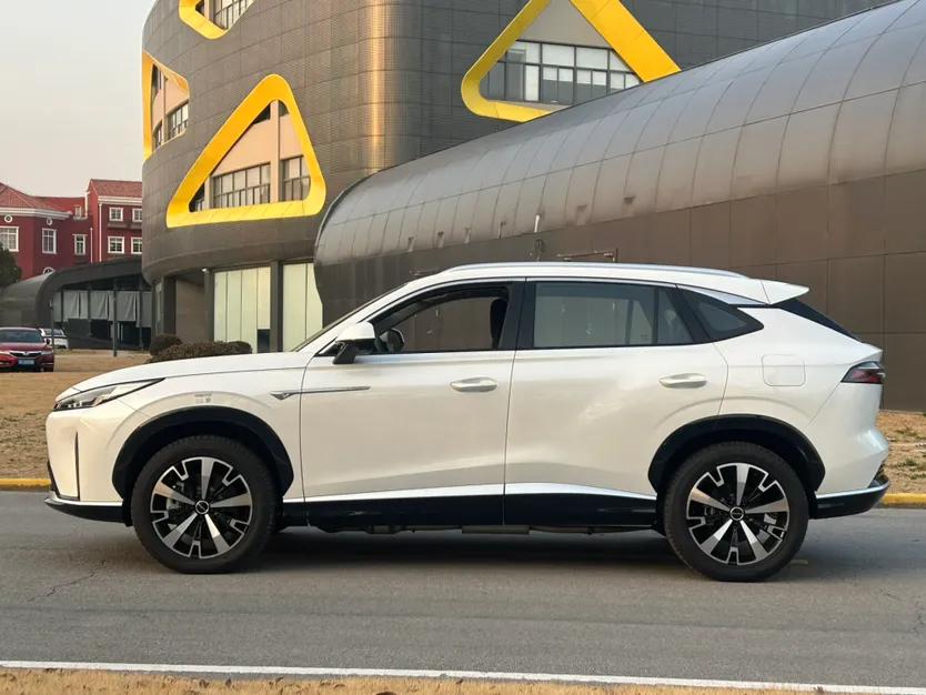 Roewe D5X DMH 2024 135 Flagship Edition — миниатюра 9