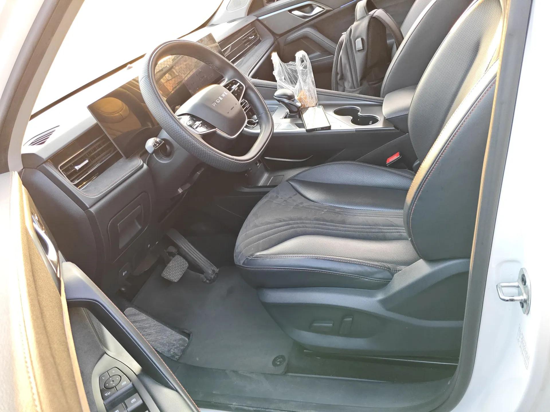 Roewe D5X DMH 2024 135 Tech Edition — миниатюра 16