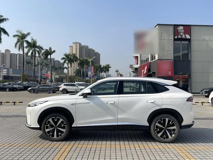 Roewe D5X DMH 2024 135 Tech Edition — миниатюра 5