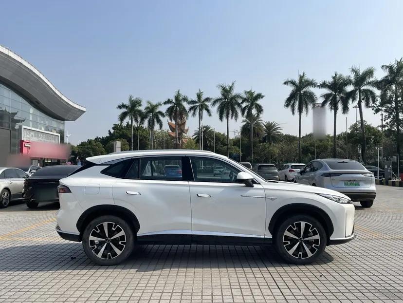 Roewe D5X DMH 2024 135 Tech Edition — миниатюра 6