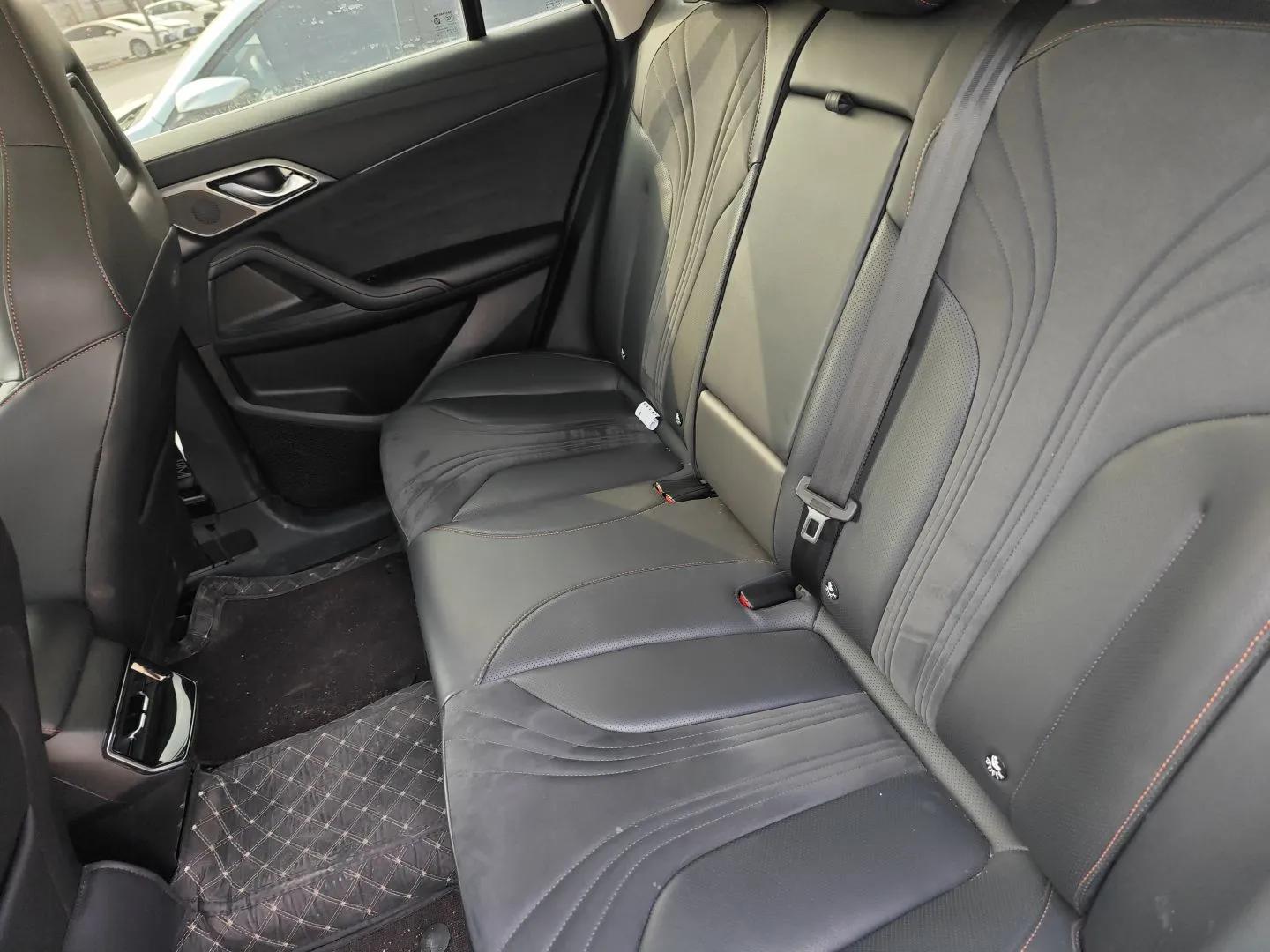 Roewe D5X DMH 2024 135 Tech Edition — миниатюра 20