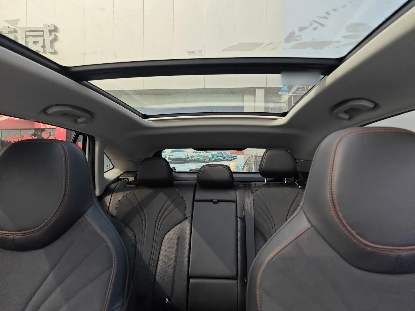 Roewe D5X DMH 2024 135 Tech Edition — миниатюра 21