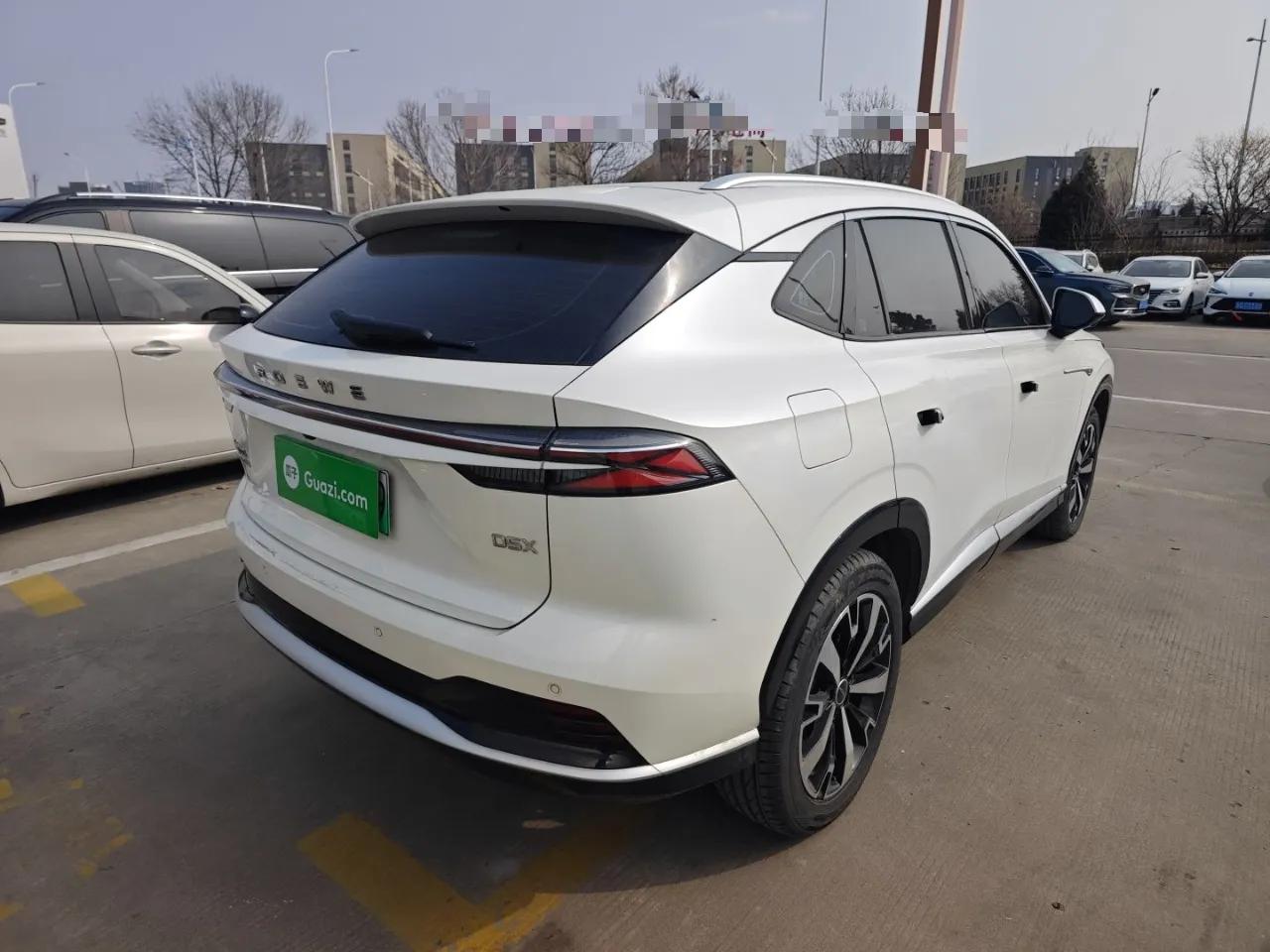 Roewe D5X DMH 2024 135 Tech Edition — миниатюра 6