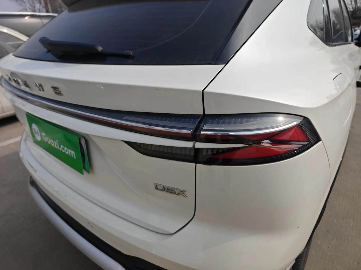 Roewe D5X DMH 2024 135 Tech Edition — миниатюра 7