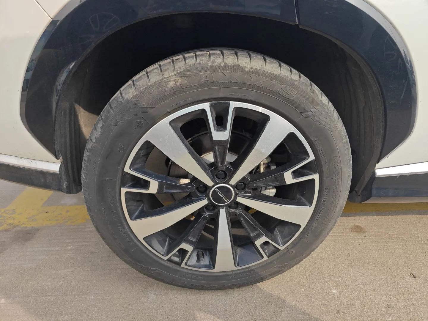 Roewe D5X DMH 2024 135 Tech Edition — миниатюра 10