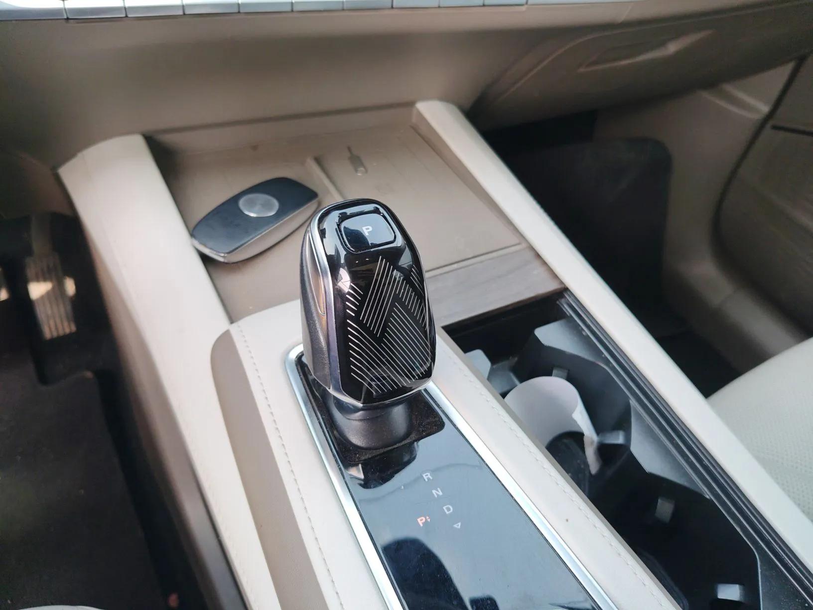 Roewe RX9 2023 2.0T All-Wheel-Drive Luxury Edition — миниатюра 16