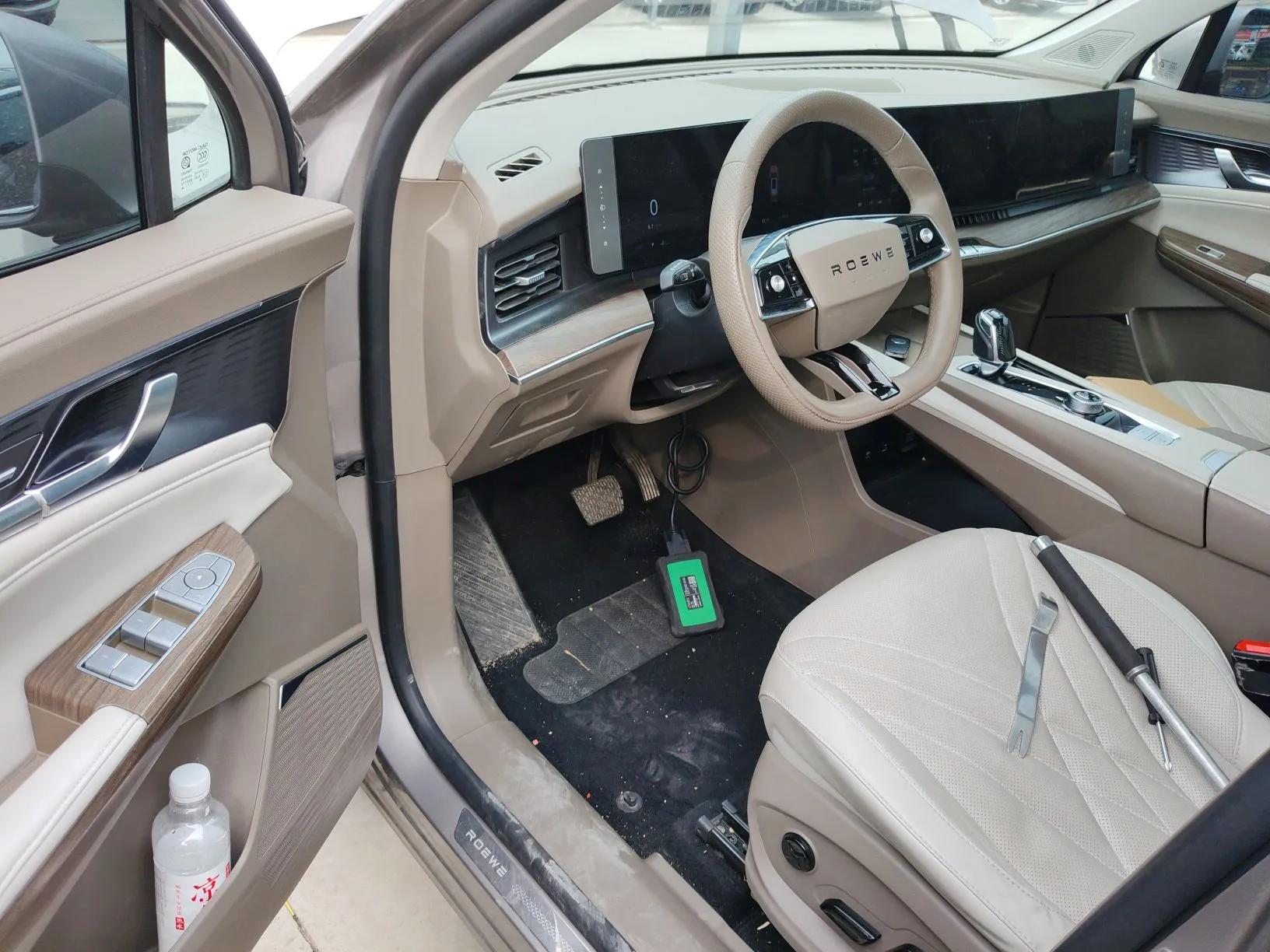Roewe RX9 2023 2.0T All-Wheel-Drive Luxury Edition — миниатюра 18