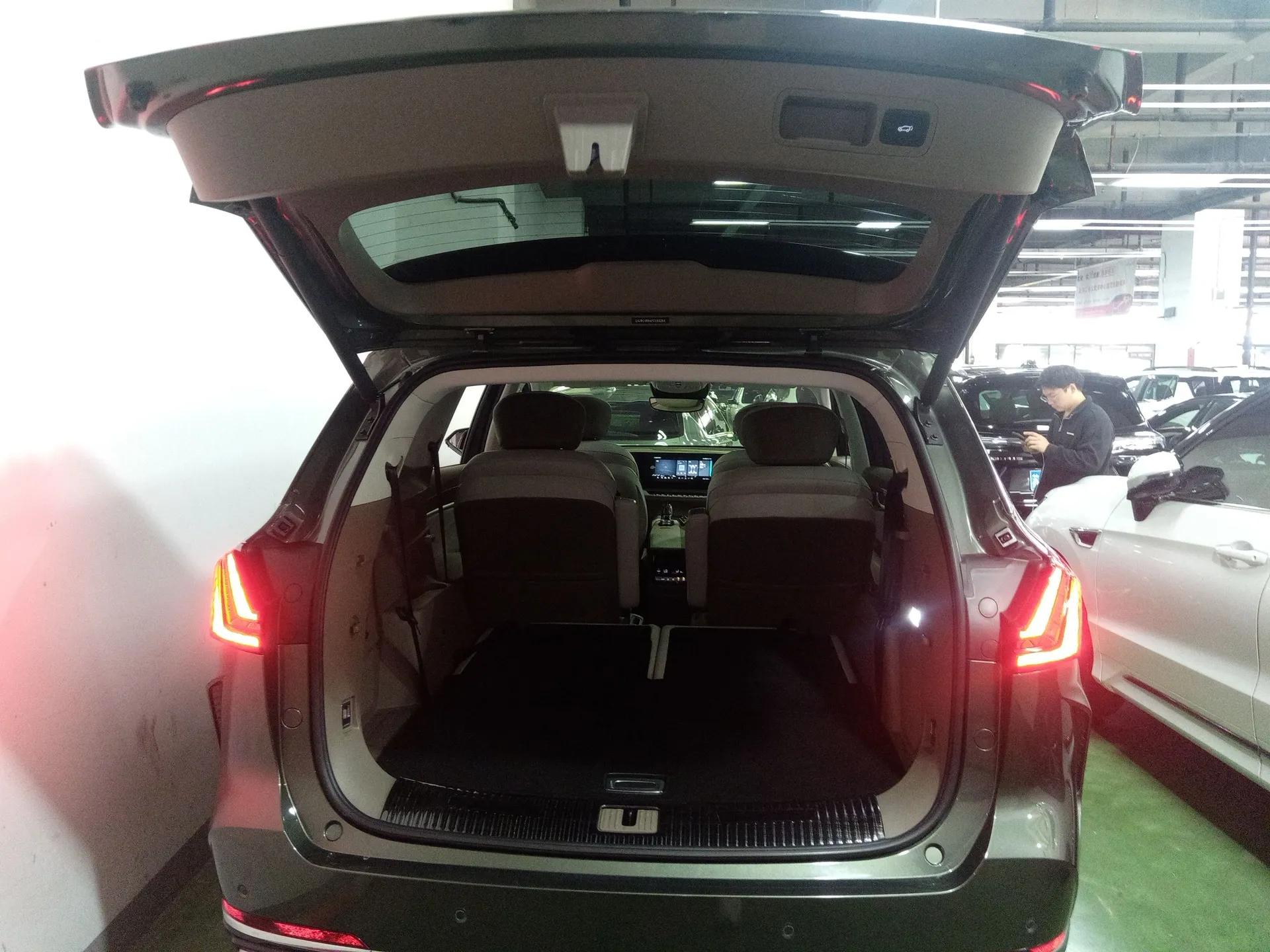 Roewe RX9 2023 2.0T Two-Wheel Drive Enjoyment Version — миниатюра 22
