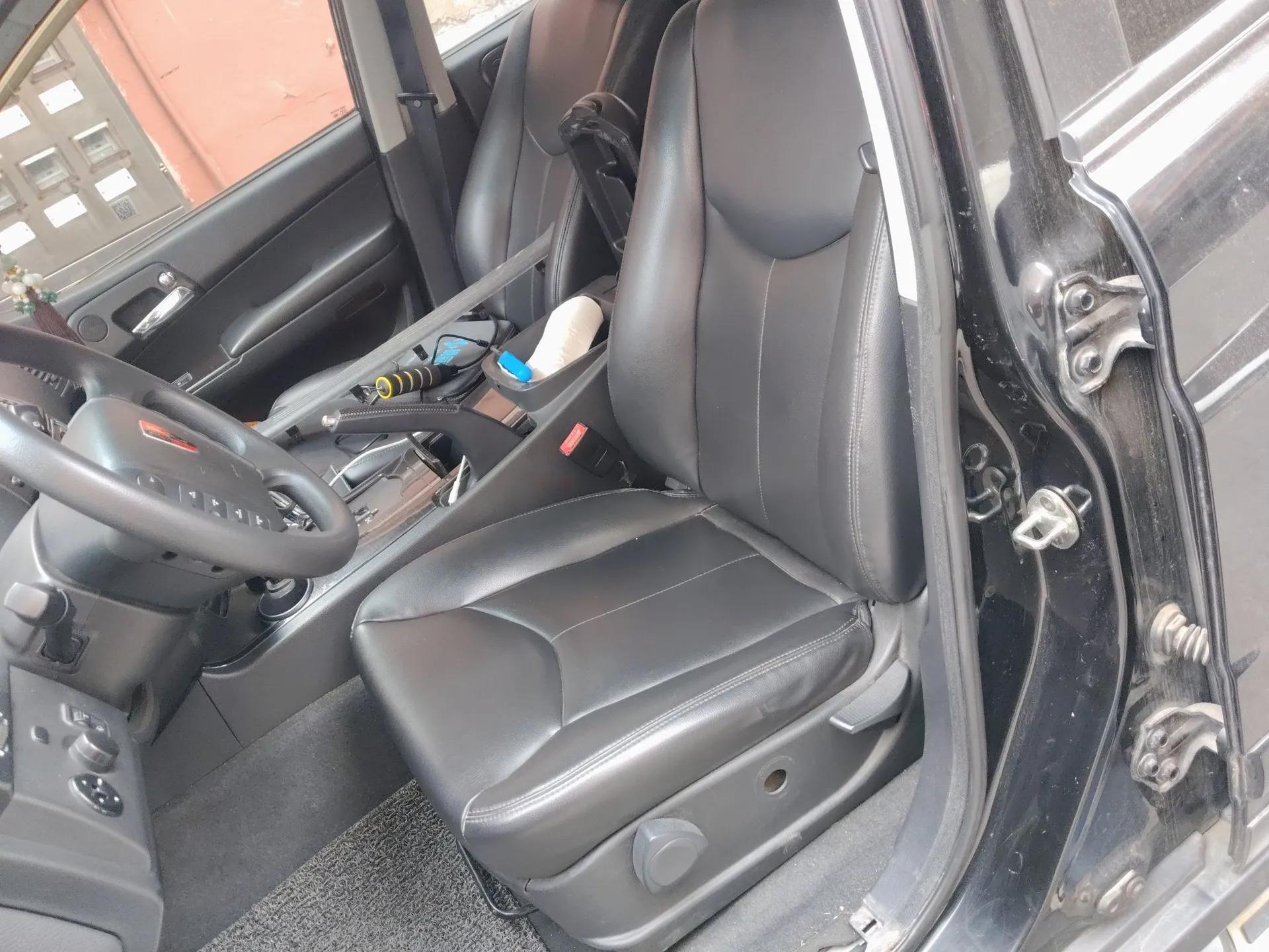 Roewe W5 2014 1.8T 2WD Automatic Tharu Special Edition — миниатюра 16