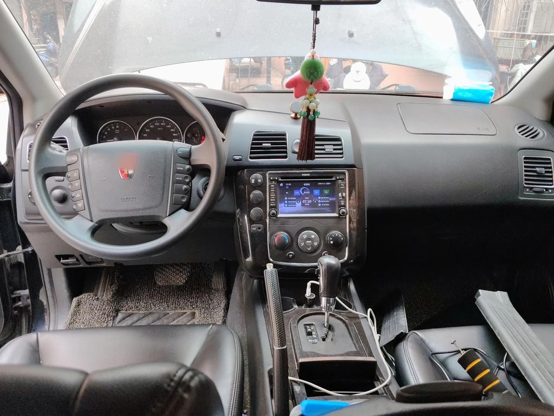 Roewe W5 2014 1.8T 2WD Automatic Tharu Special Edition — миниатюра 10