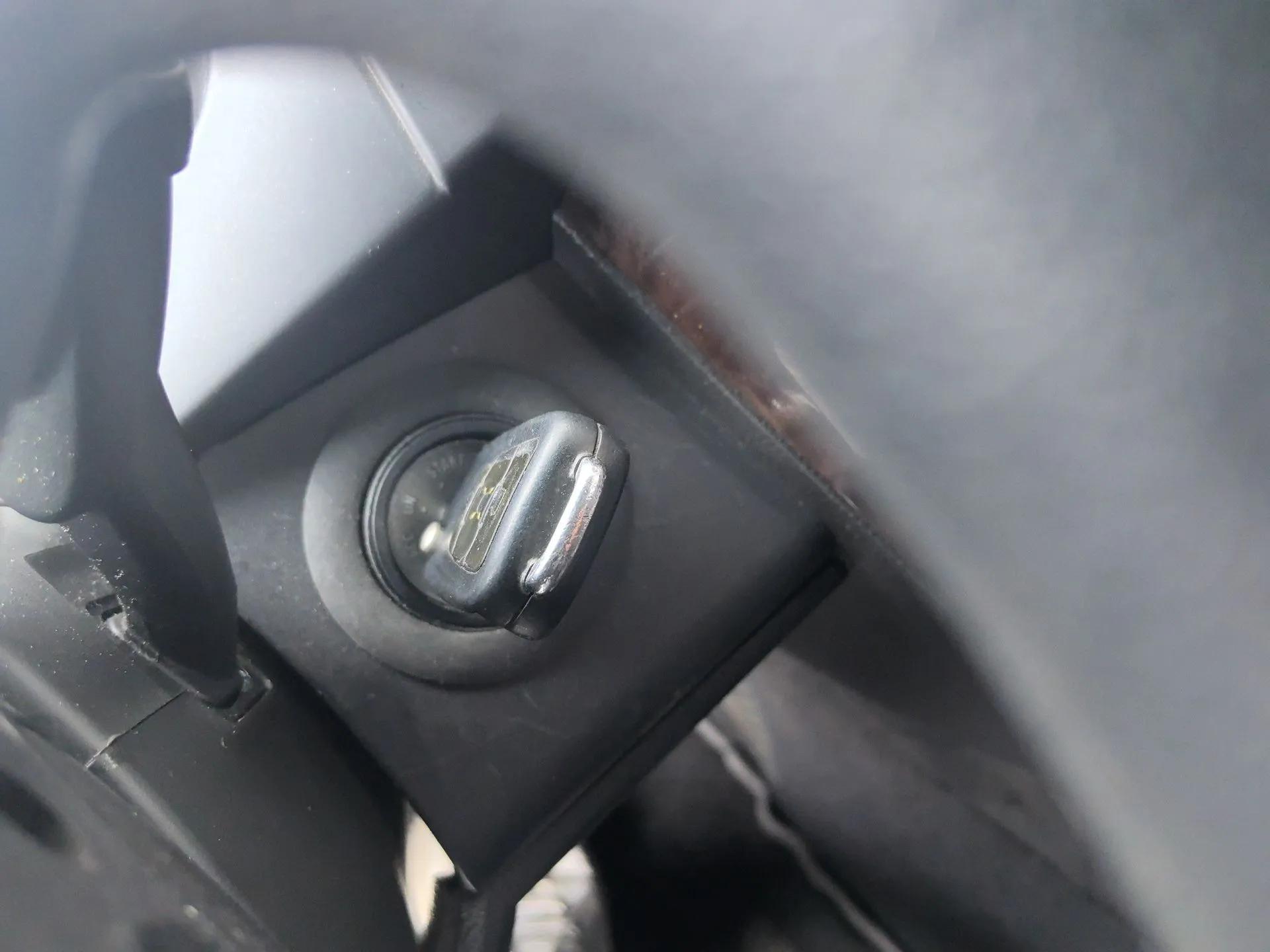 Roewe W5 2013 1.8T 2WD Automatic Xingyu Edition — миниатюра 9