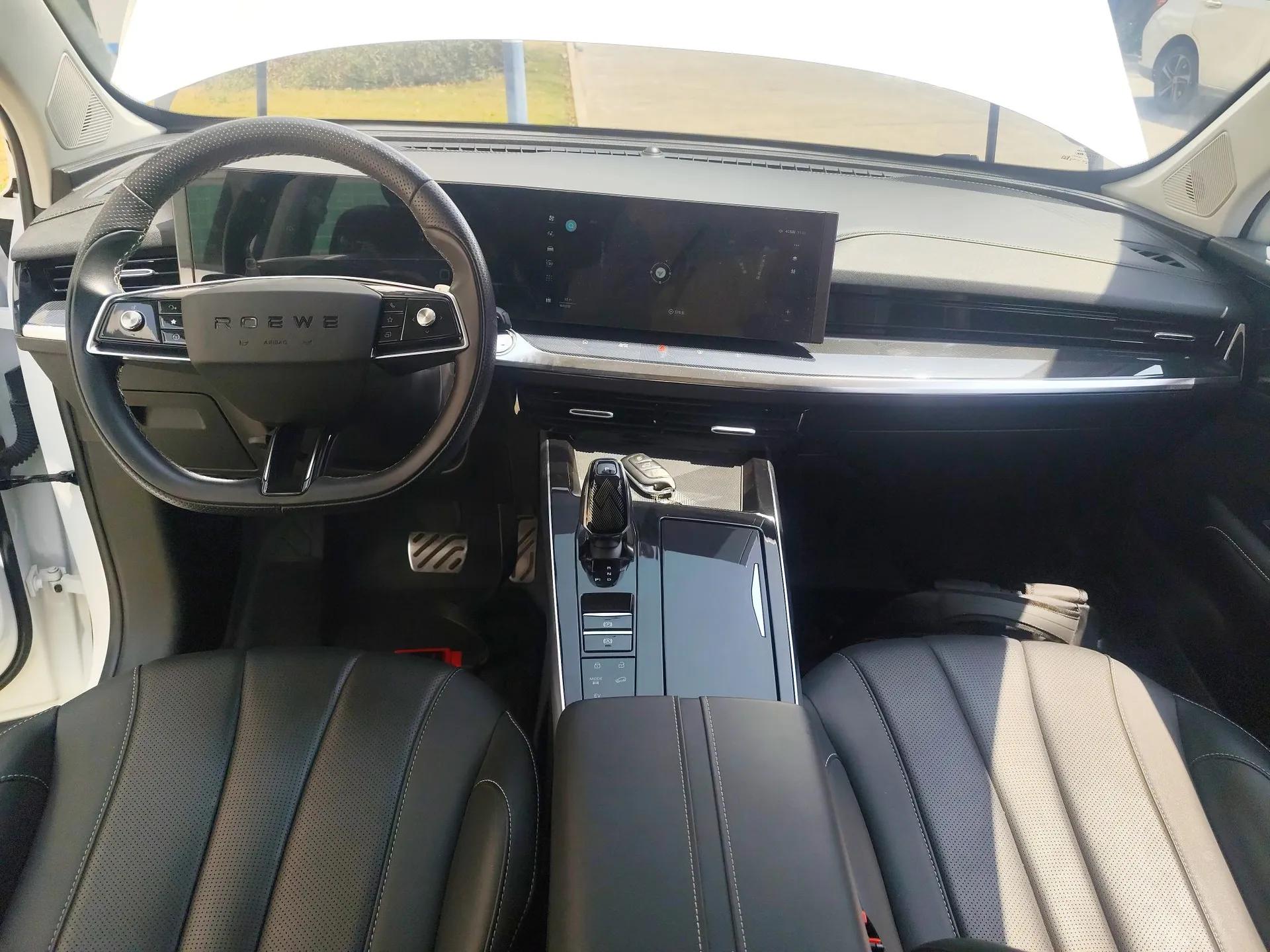 Roewe RX5 eMAX 2022 1.5T PHEV Fearless Deluxe Edition — миниатюра 13