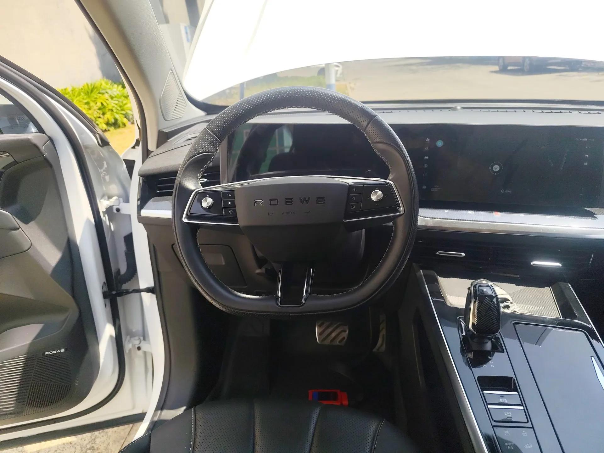 Roewe RX5 eMAX 2022 1.5T PHEV Fearless Deluxe Edition — миниатюра 14