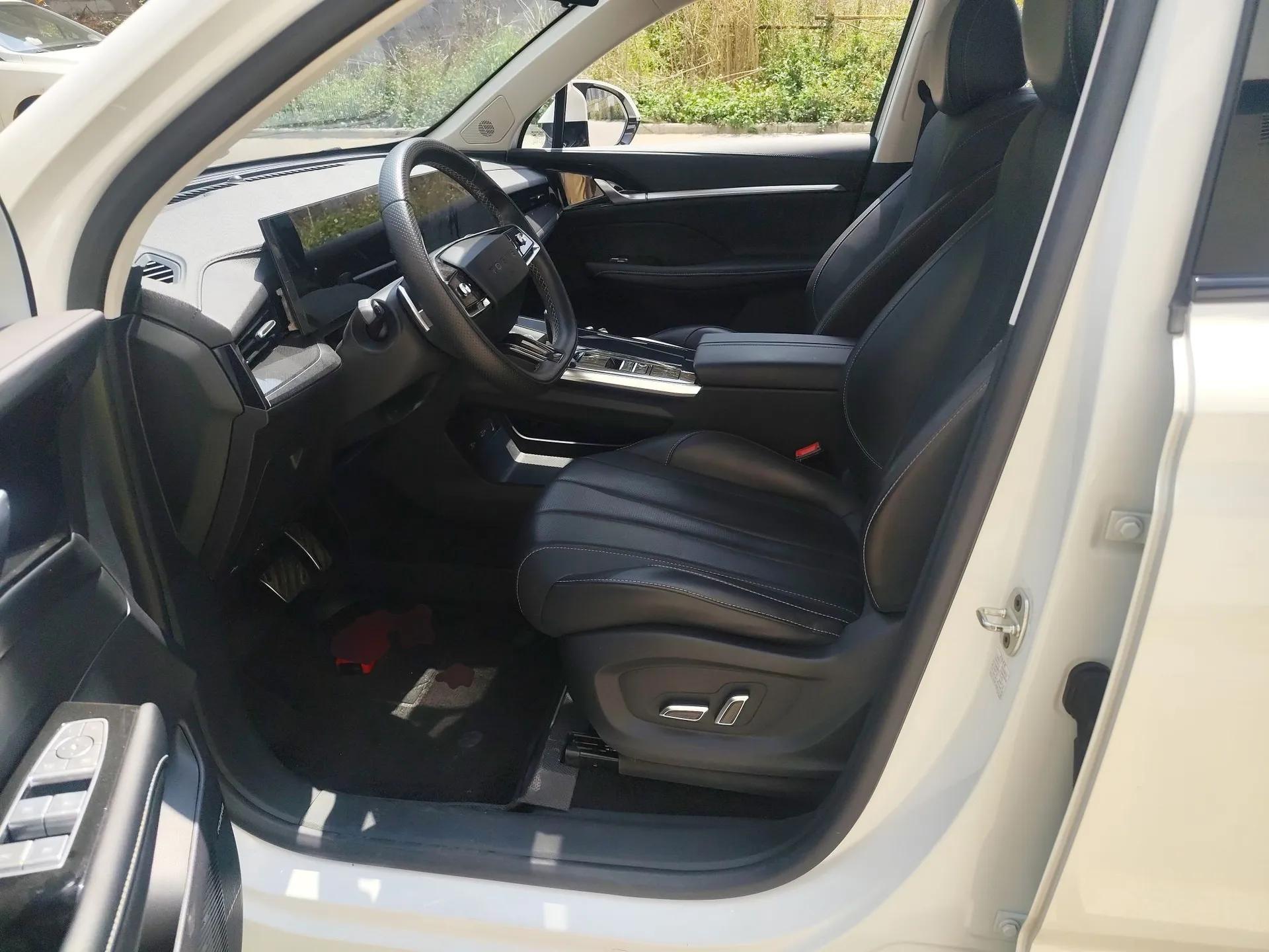 Roewe RX5 eMAX 2022 1.5T PHEV Fearless Deluxe Edition — миниатюра 18