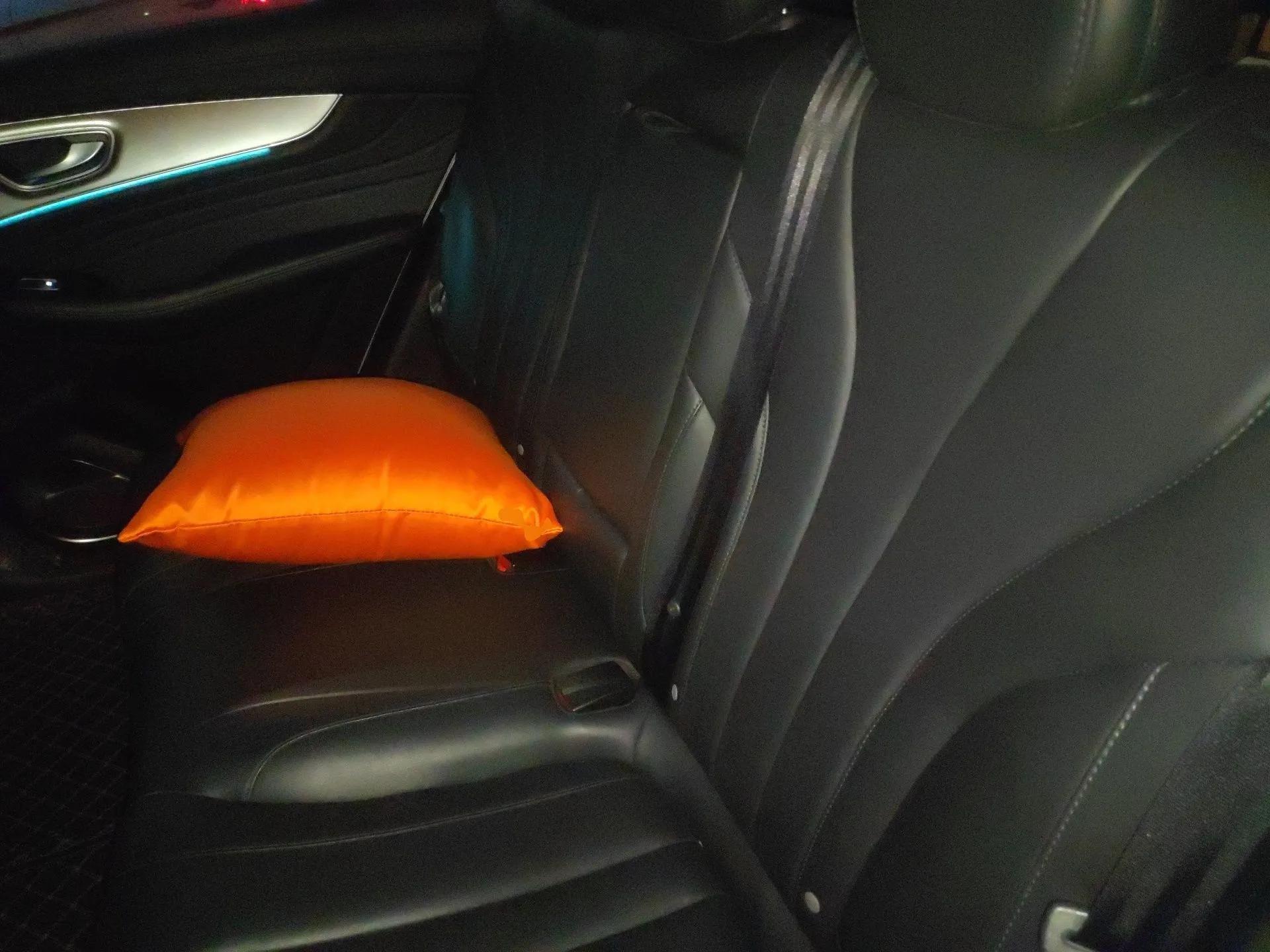 Roewe RX5 eMAX 2020 500 PHEV Smart Cabin Flagship Edition — миниатюра 18