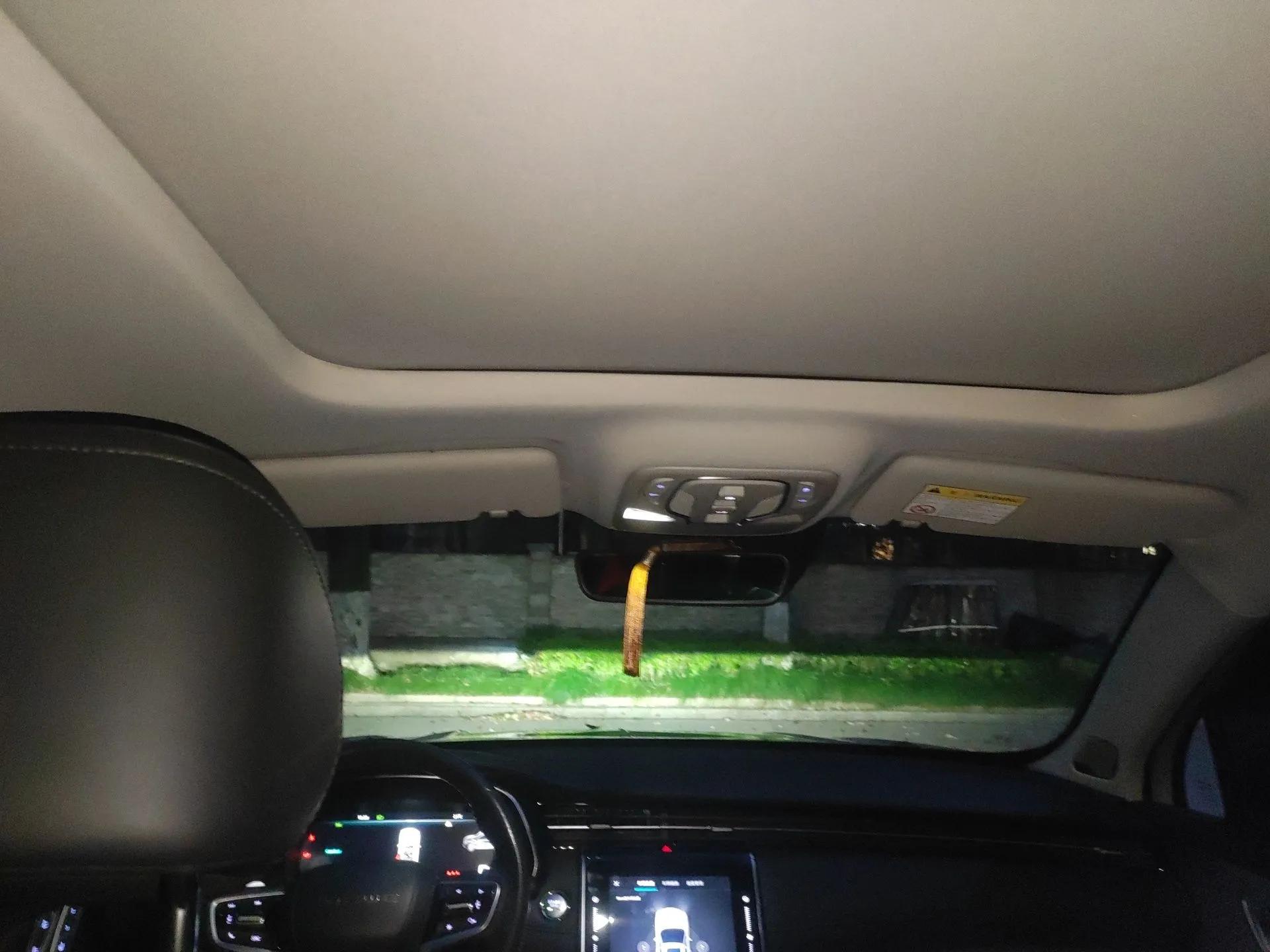 Roewe RX5 eMAX 2020 500 PHEV Smart Cabin Flagship Edition — миниатюра 19
