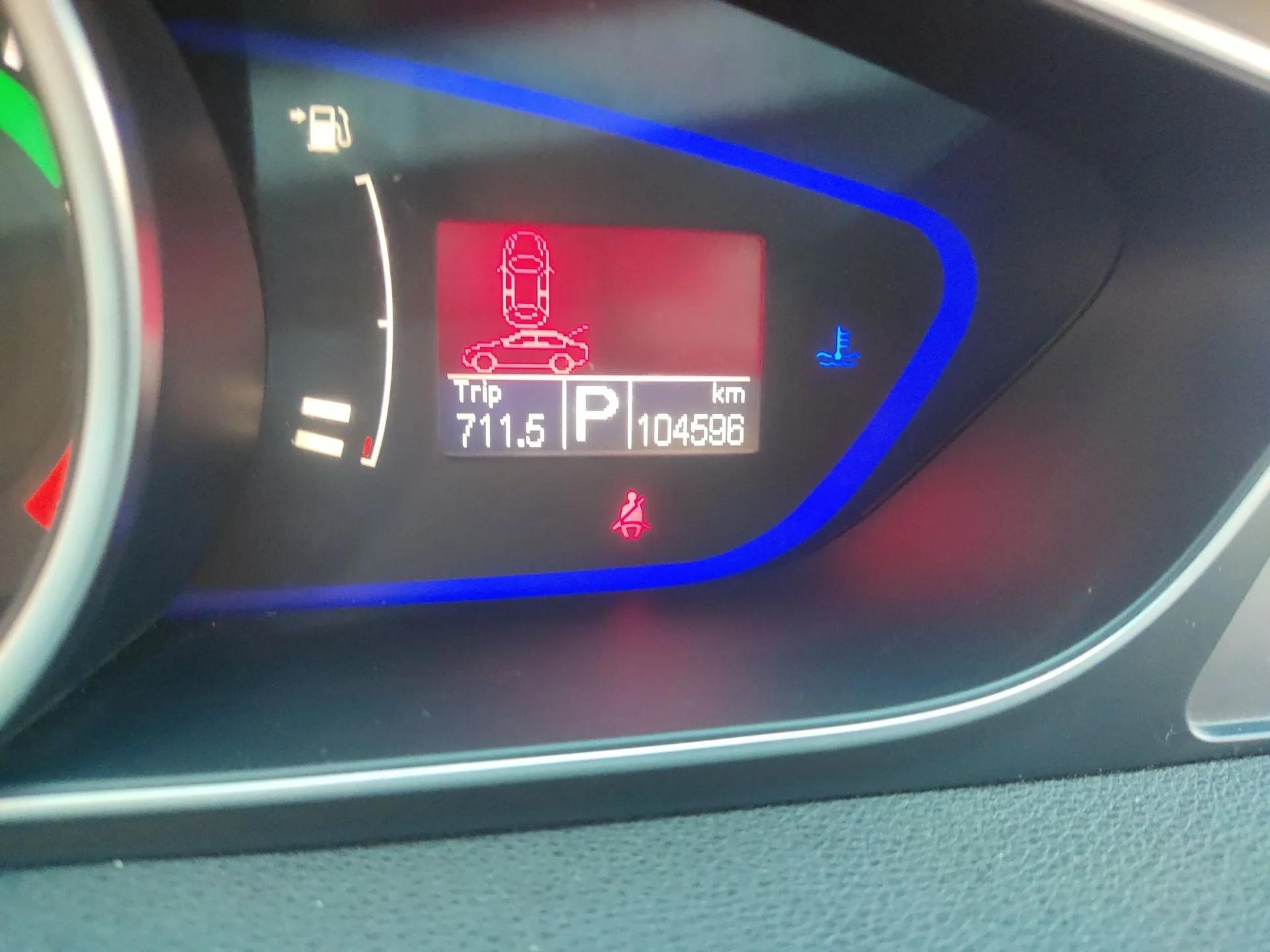 Roewe e550 2016 Deluxe Edition — миниатюра 13