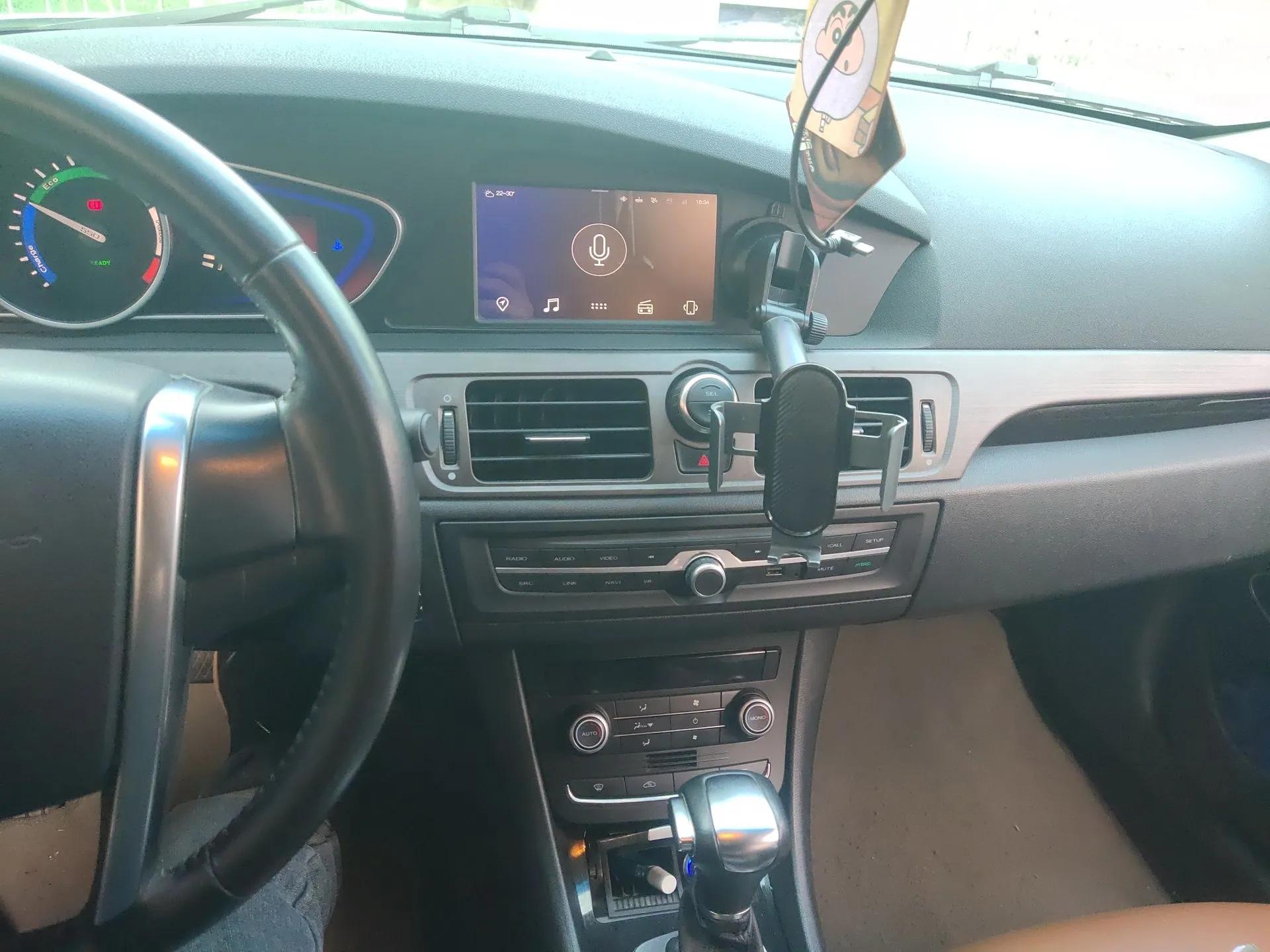 Roewe e550 2016 Deluxe Edition — миниатюра 14
