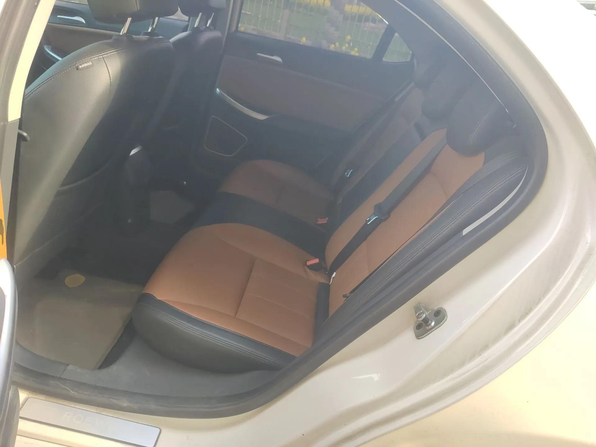 Roewe e550 2016 Deluxe Edition — миниатюра 18