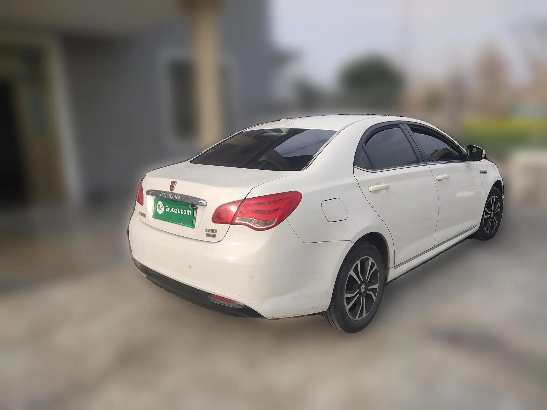 Roewe e550 2016 Deluxe Edition — миниатюра 6