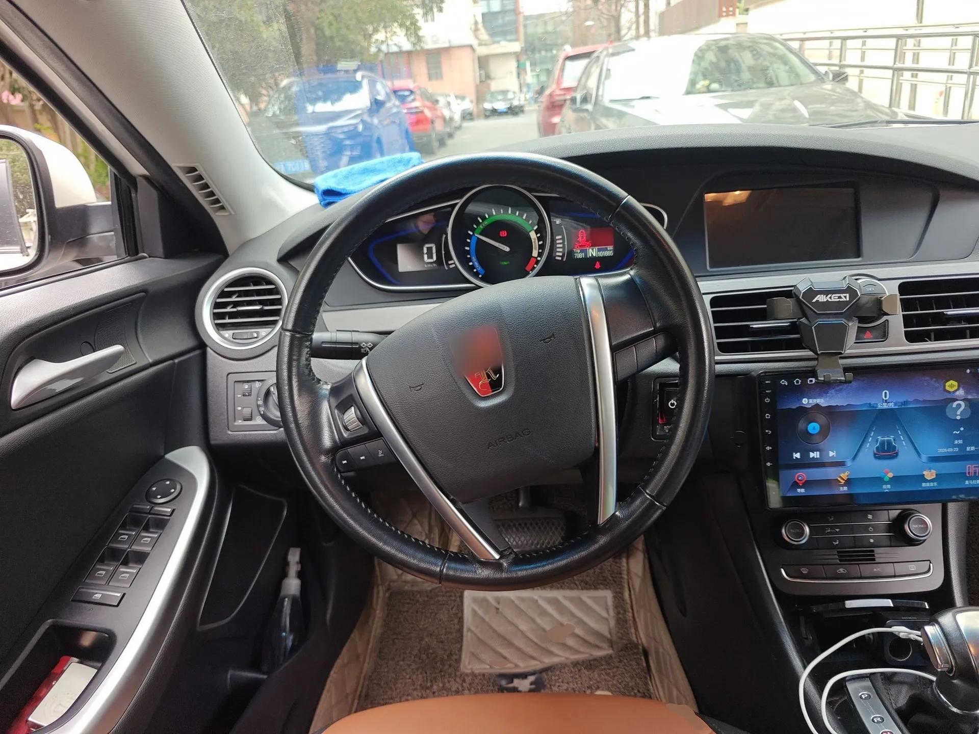 Roewe e550 2016 Deluxe Edition — миниатюра 11