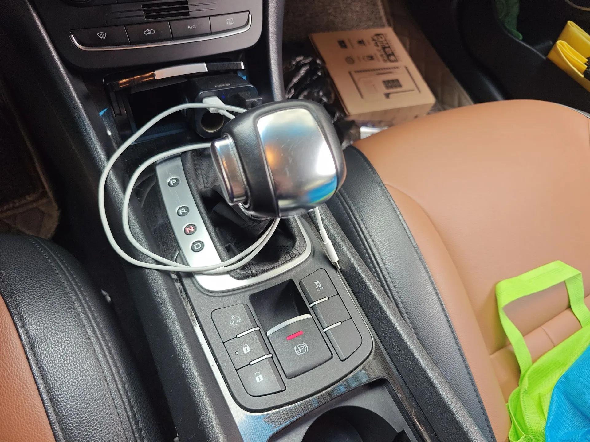 Roewe e550 2016 Deluxe Edition — миниатюра 15