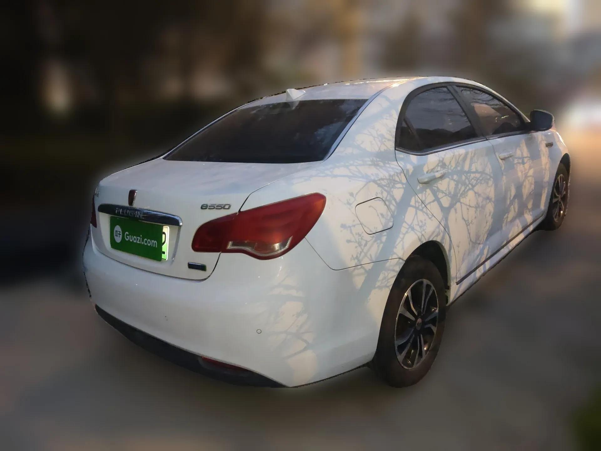 Roewe e550 2016 Deluxe Edition — миниатюра 6