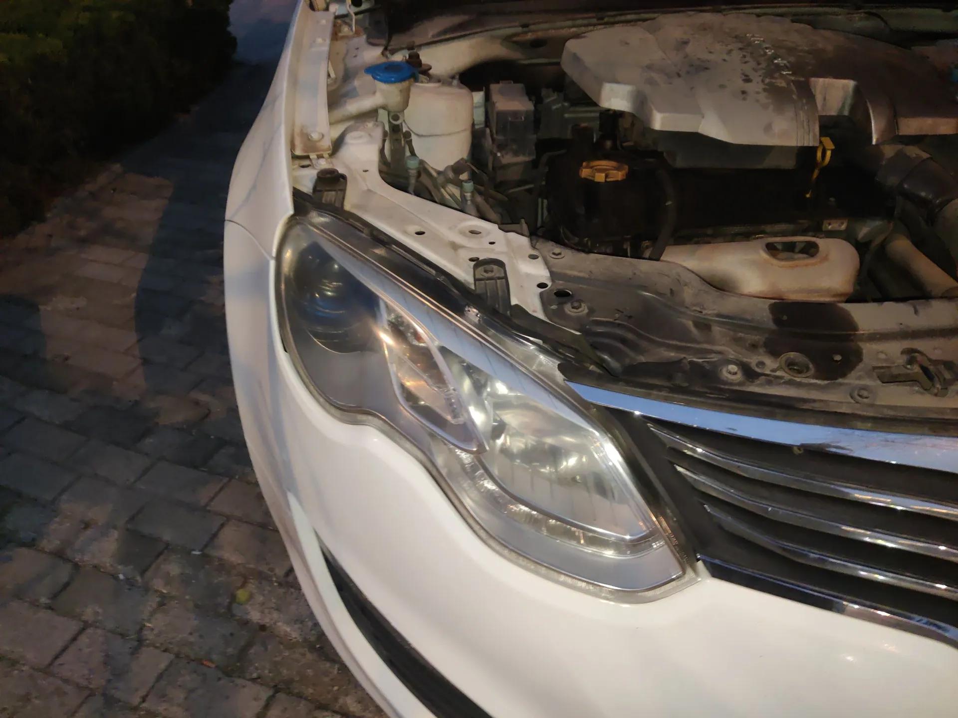 Roewe e550 2016 Deluxe Edition — миниатюра 7