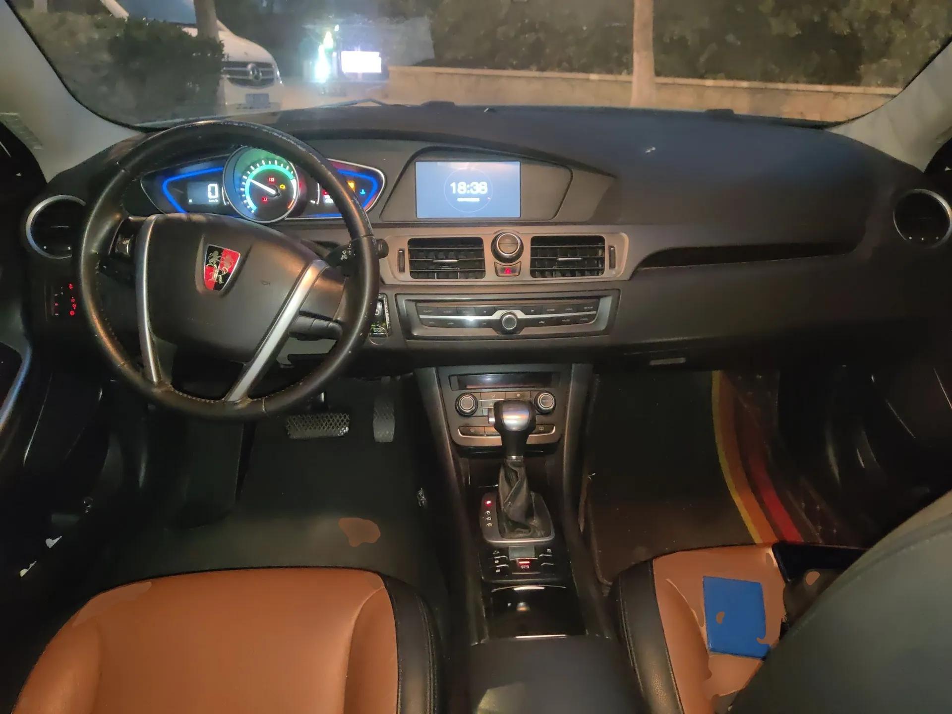 Roewe e550 2016 Deluxe Edition — миниатюра 10