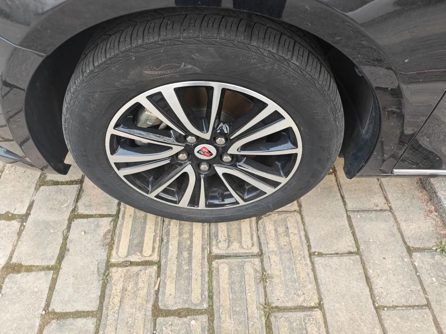 Roewe e950 2017 50T Hybrid Connected Executive Edition — миниатюра 3