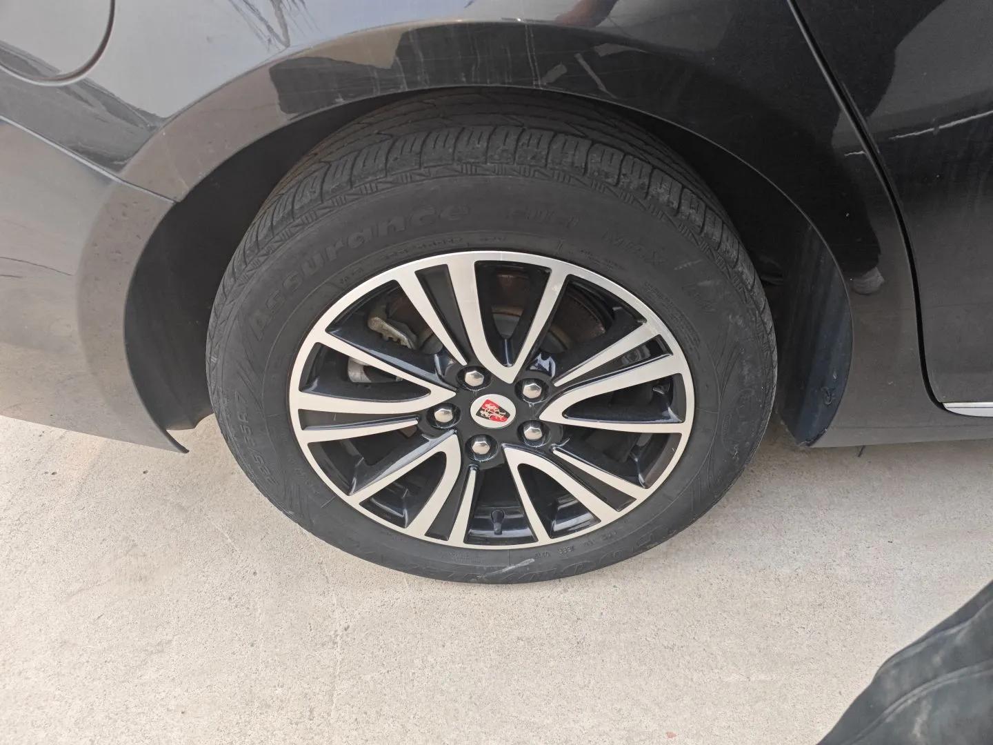 Roewe e950 2017 50T Hybrid Connected Executive Edition — миниатюра 4
