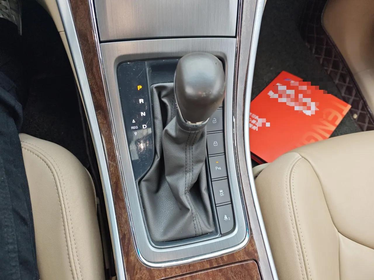 Roewe e950 2017 50T Hybrid Connected Executive Edition — миниатюра 15