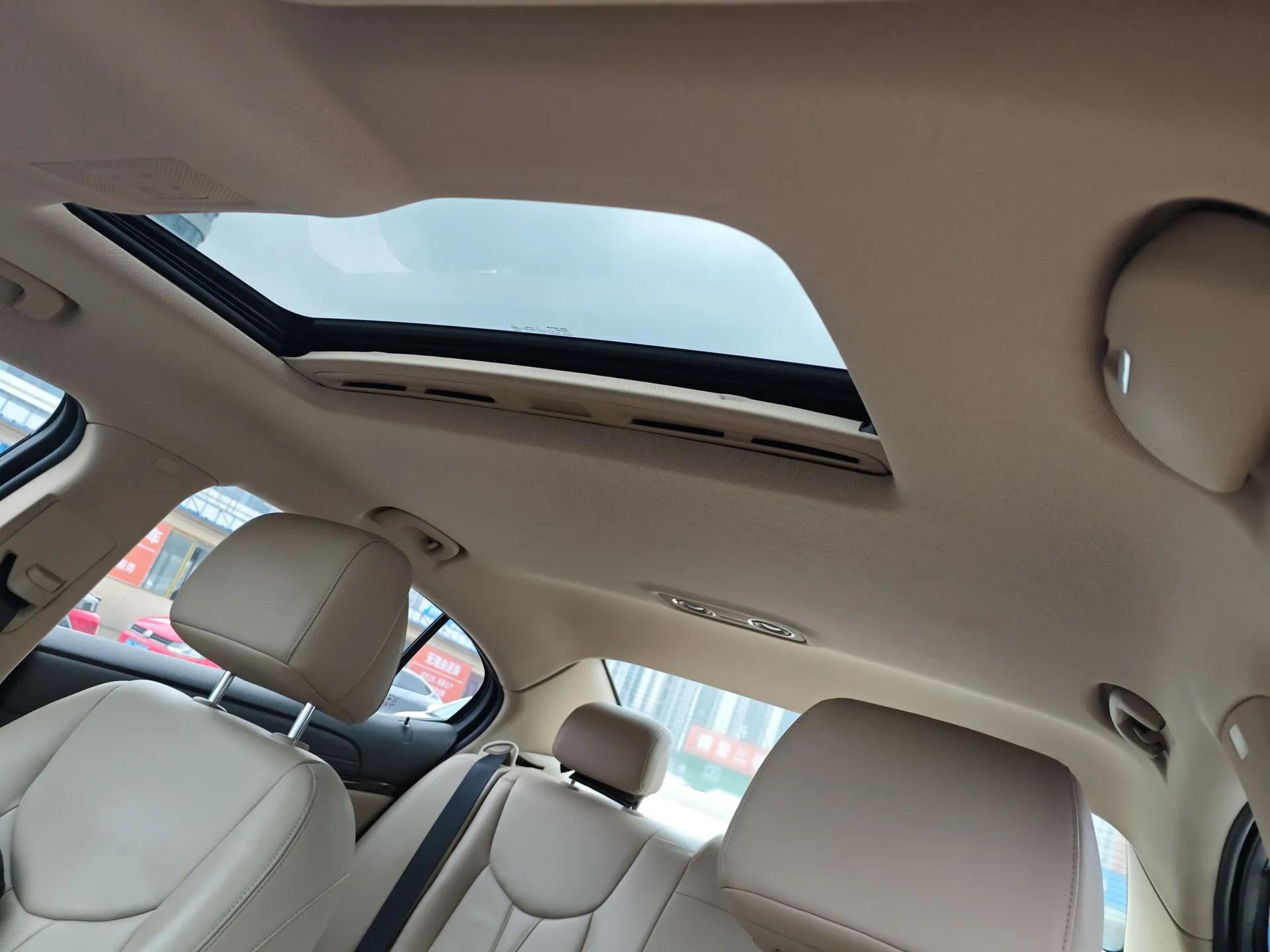 Roewe e950 2017 50T Hybrid Connected Executive Edition — миниатюра 19