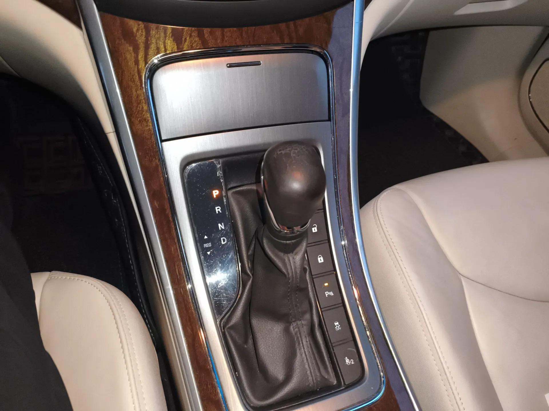 Roewe e950 2016 1.4T Luxury Edition — миниатюра 15