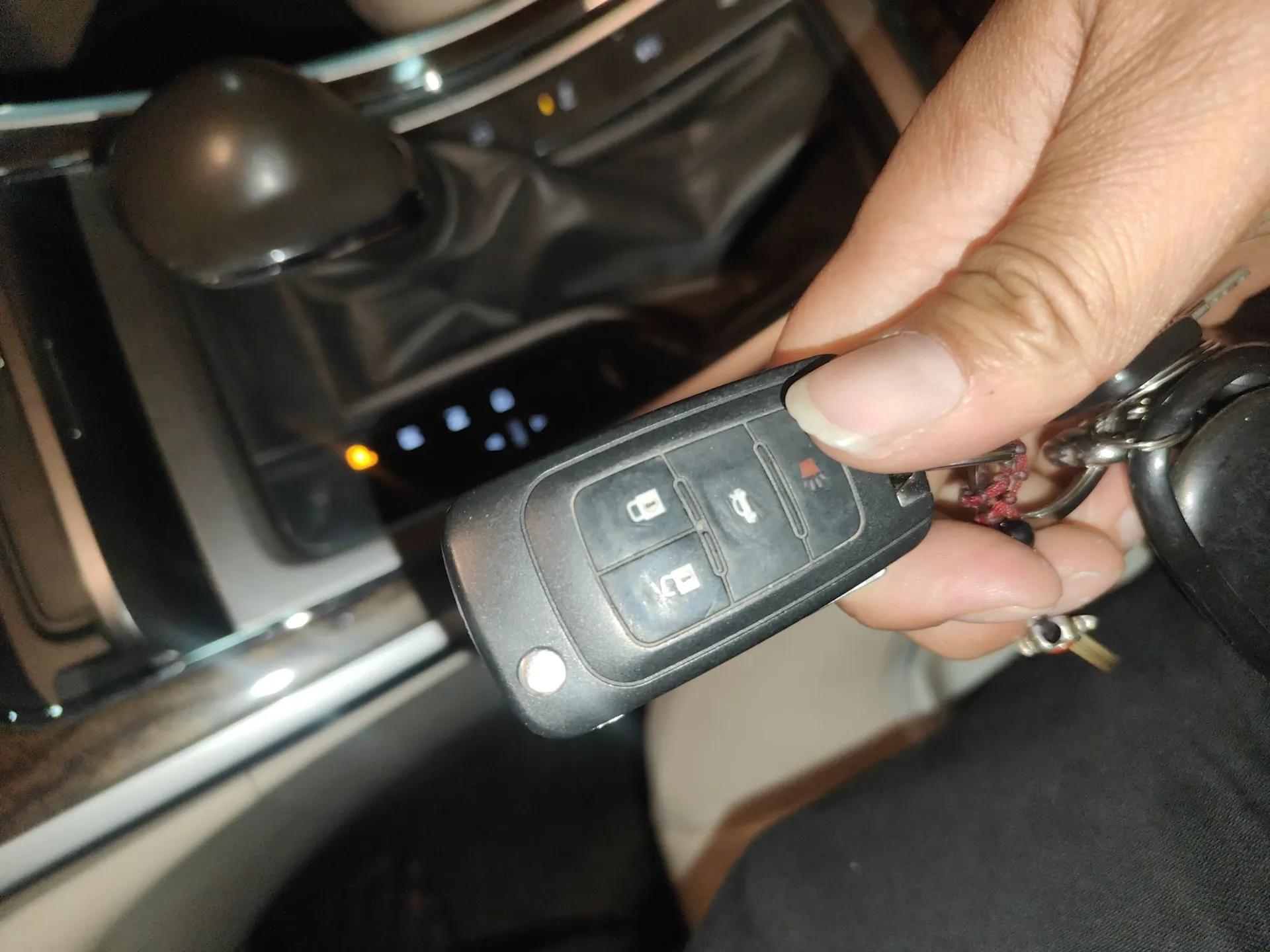 Roewe e950 2017 50T Hybrid Connected Executive Edition — миниатюра 9