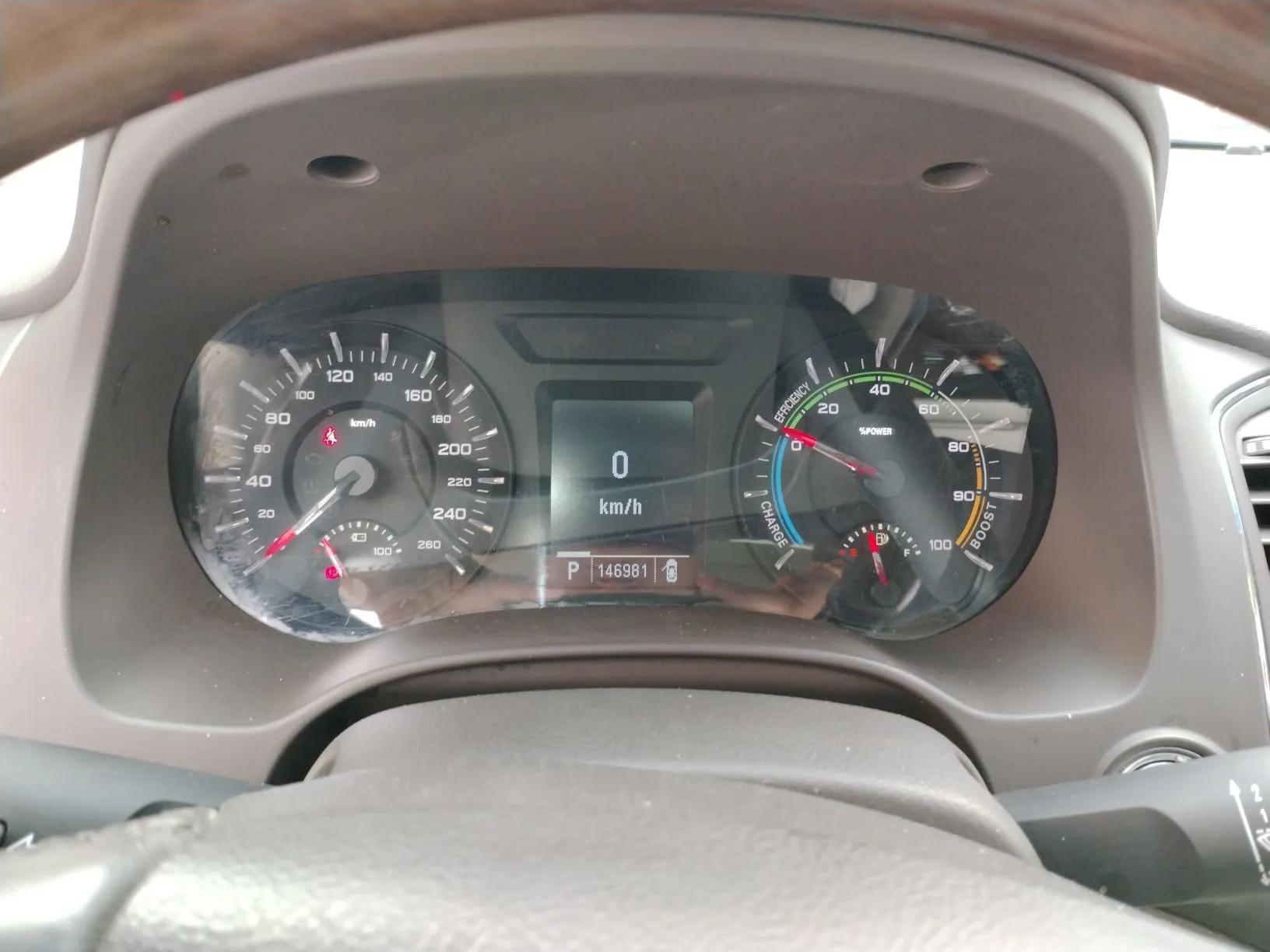 Roewe e950 2017 50T Hybrid Connected Executive Edition — миниатюра 12