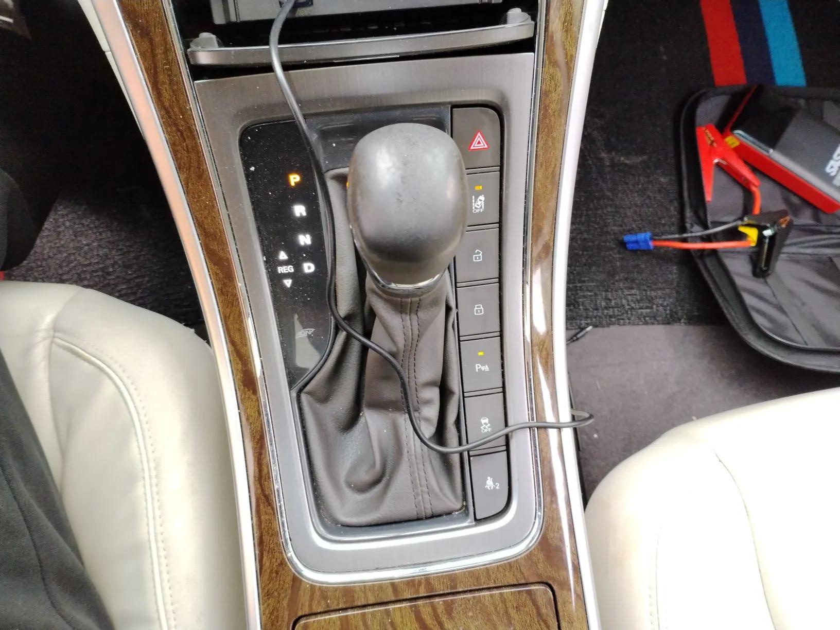 Roewe e950 2017 50T Hybrid Connected Executive Edition — миниатюра 15
