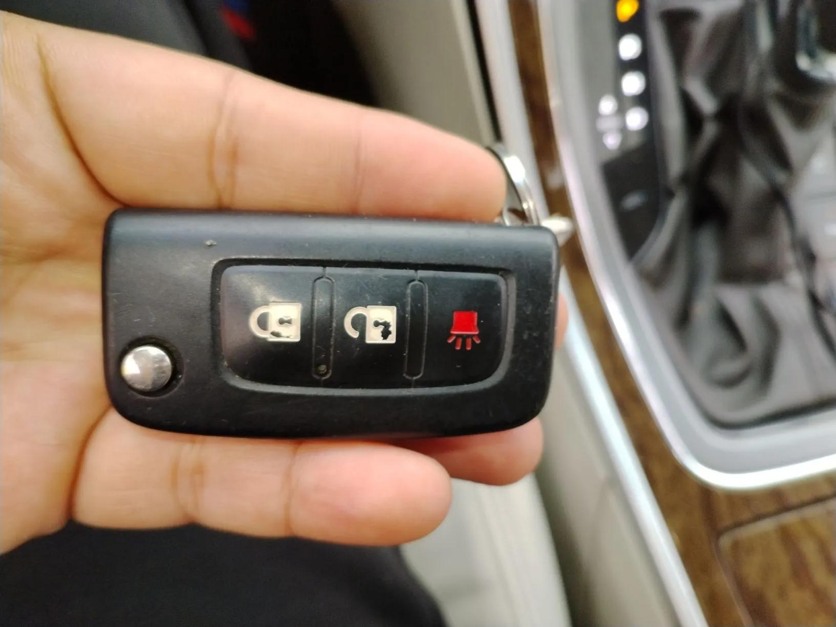 Roewe e950 2017 50T Hybrid Connected Executive Edition — миниатюра 9