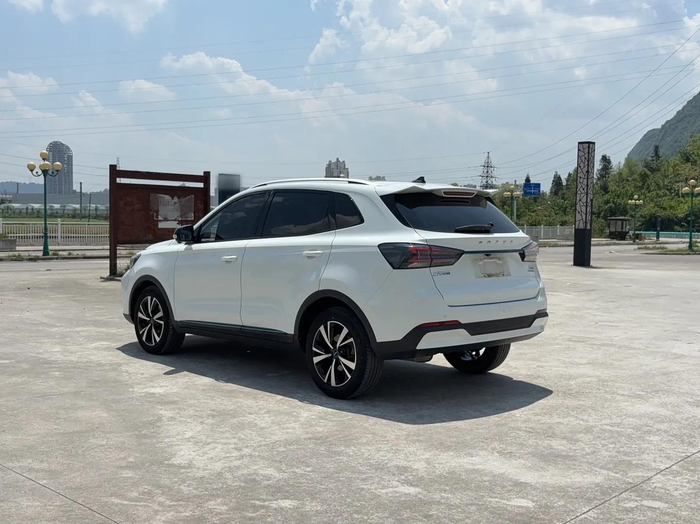 Roewe Longmao 2022 1.5L Dynamic Cat Edition — миниатюра 2