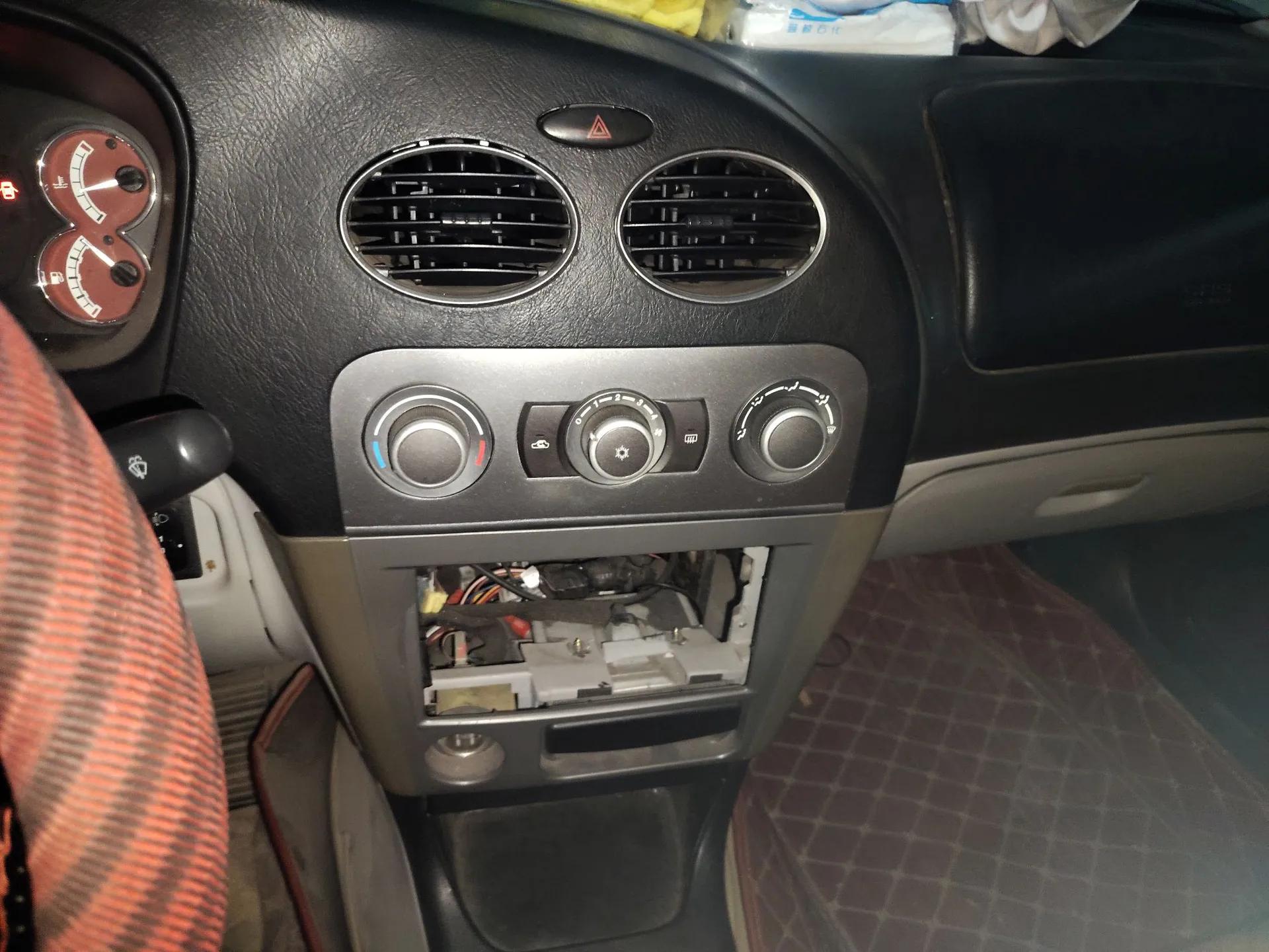 Mitsubishi LANCER 2012 1.6L Manual Comfort Edition SEi — миниатюра 14