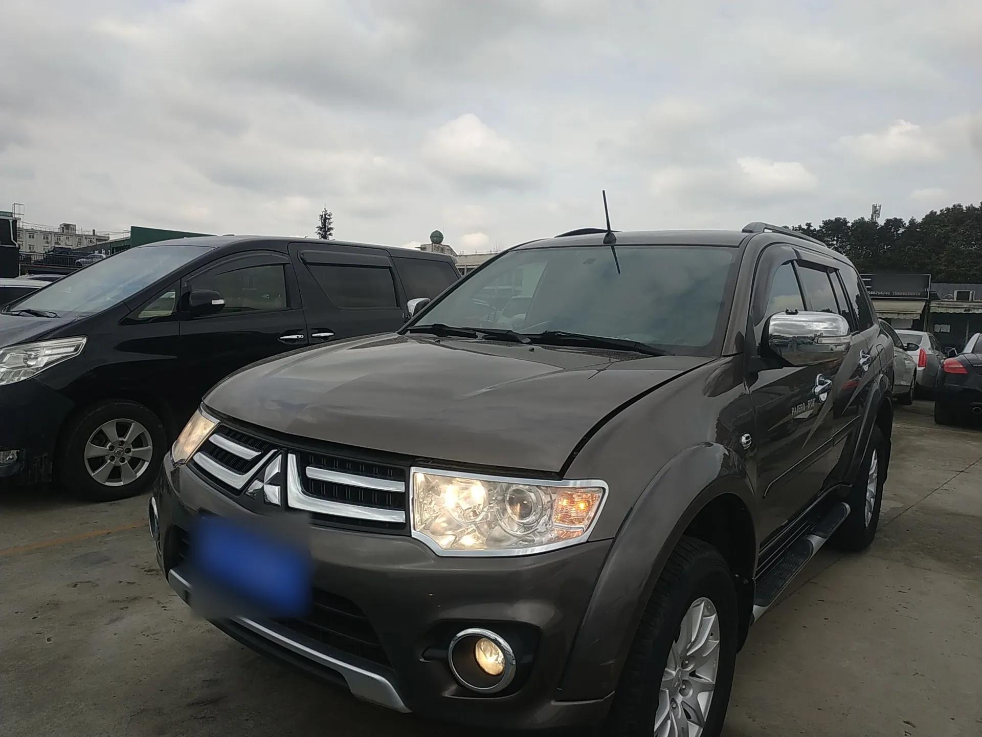 Mitsubishi Pajero Sport 2013 3.0L Automatic 4x4 Executive Edition — миниатюра 1