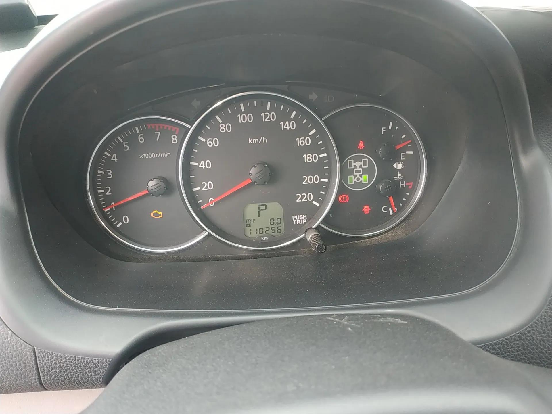 Mitsubishi Pajero Sport 2013 3.0L Automatic 4x4 Executive Edition — миниатюра 14