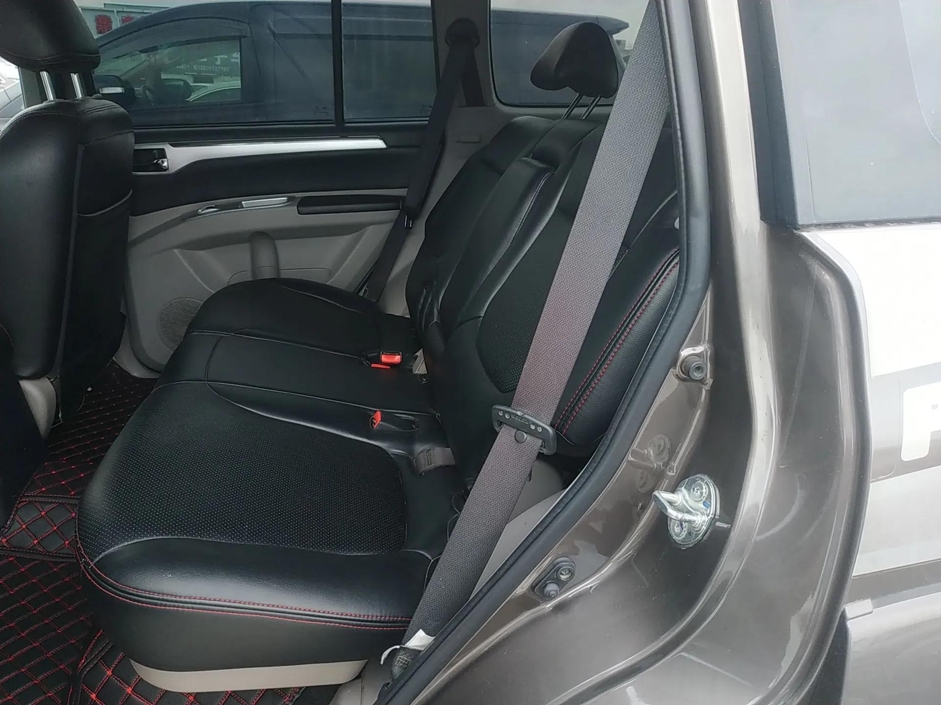 Mitsubishi Pajero Sport 2013 3.0L Automatic 4x4 Executive Edition — миниатюра 19